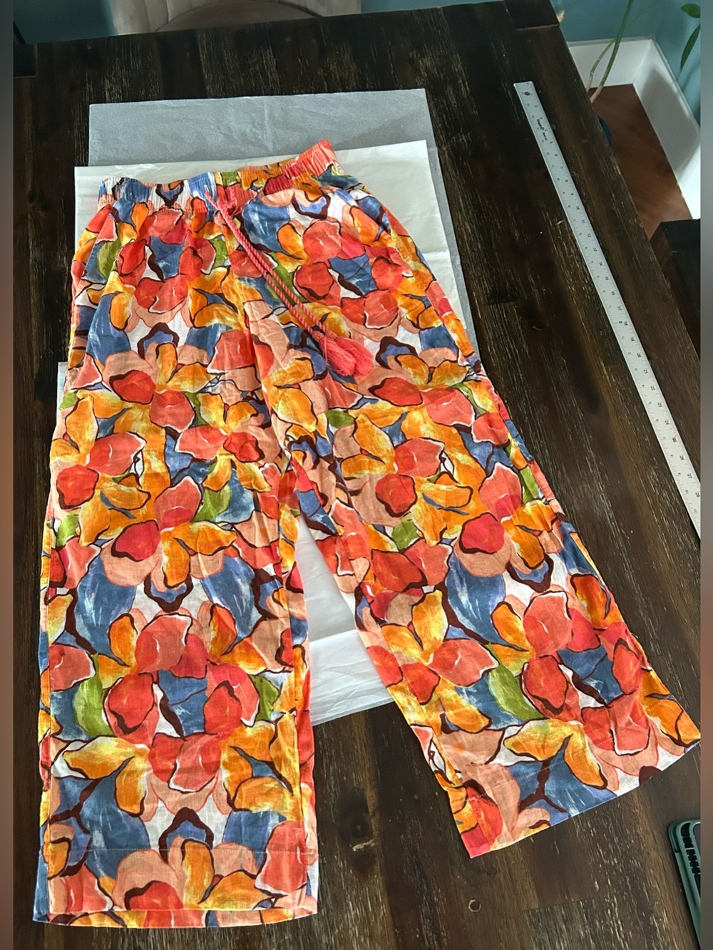 NWOT C&C California Wide Leg Linen Blend Floral Print Cropped Pants